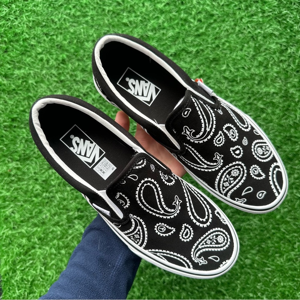 Vans Classic Slip On Peace Paisley Black White - Picture 2 of 10